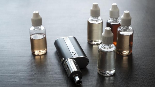 Cairan dan Alat Rokok Elektrik Juga Punya Risiko Cedera